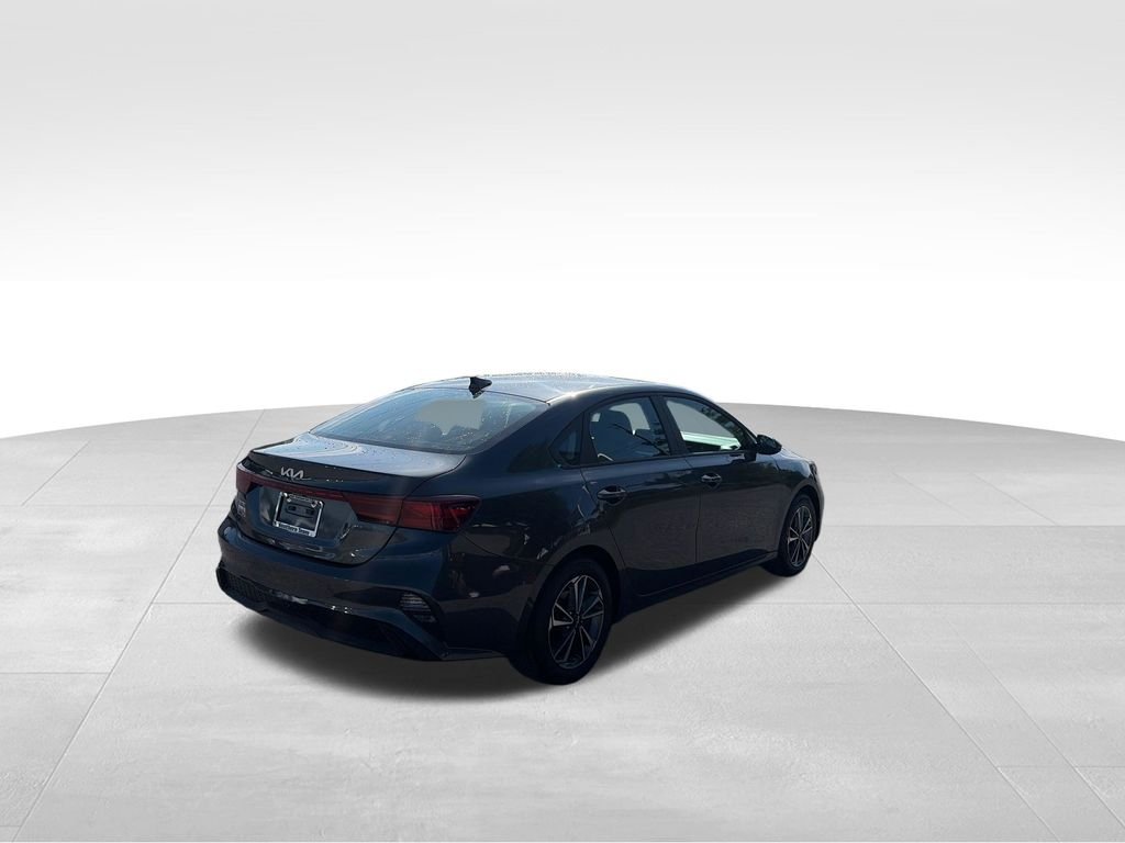 Used 2024 Gray Kia LXS image 6