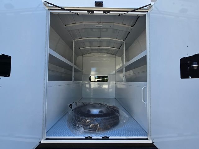 New 2026 Bright White Clearcoat RAM Tradesman image 16