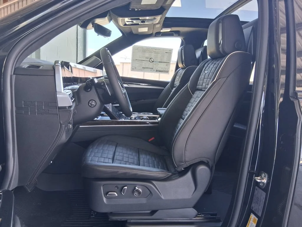 2026 Cadillac Escalade Platinum Sport - Photo 19