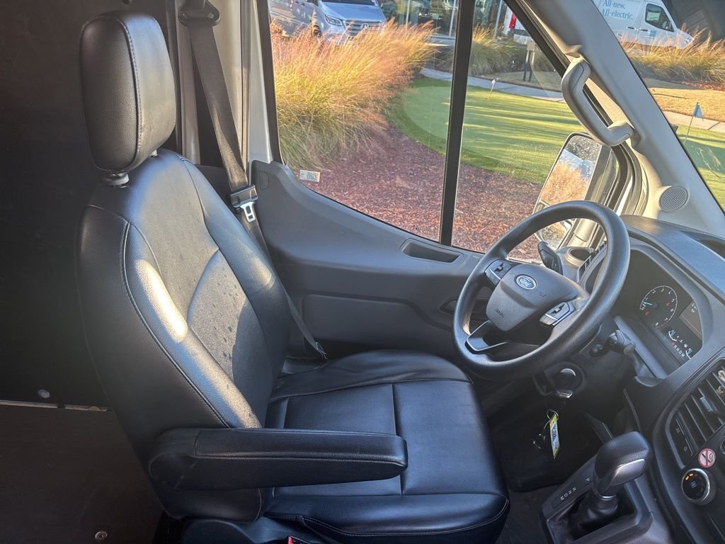 Used 2023 Oxford White Ford Base image 28