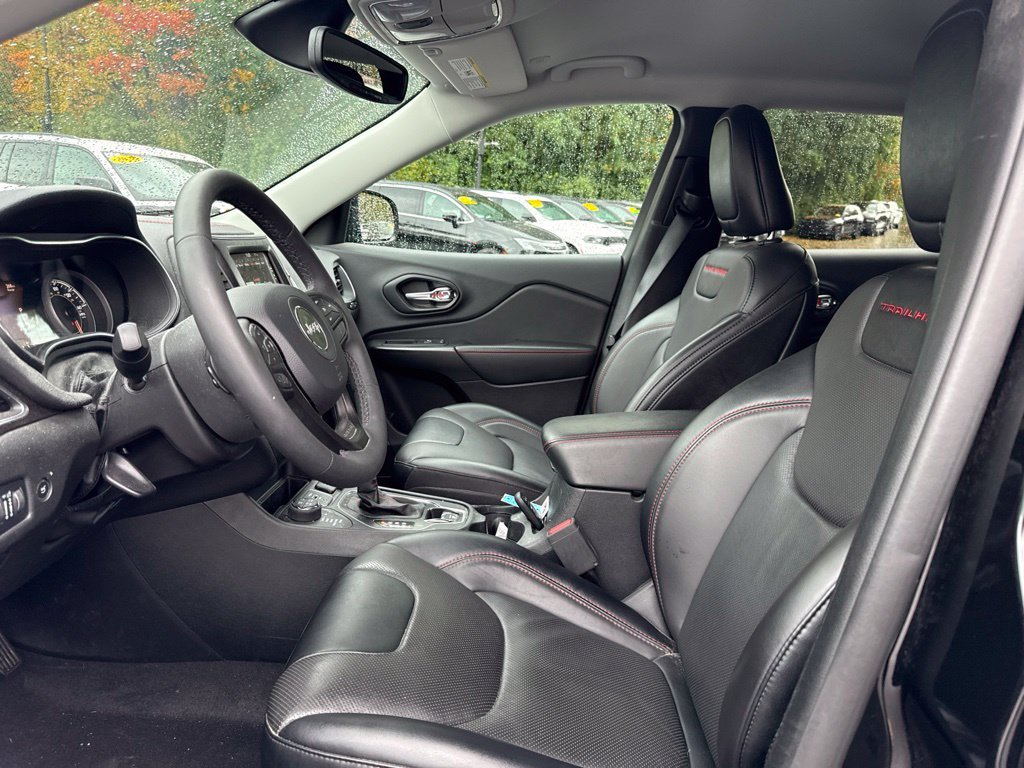 Used 2022 Black Jeep Trailhawk image 9