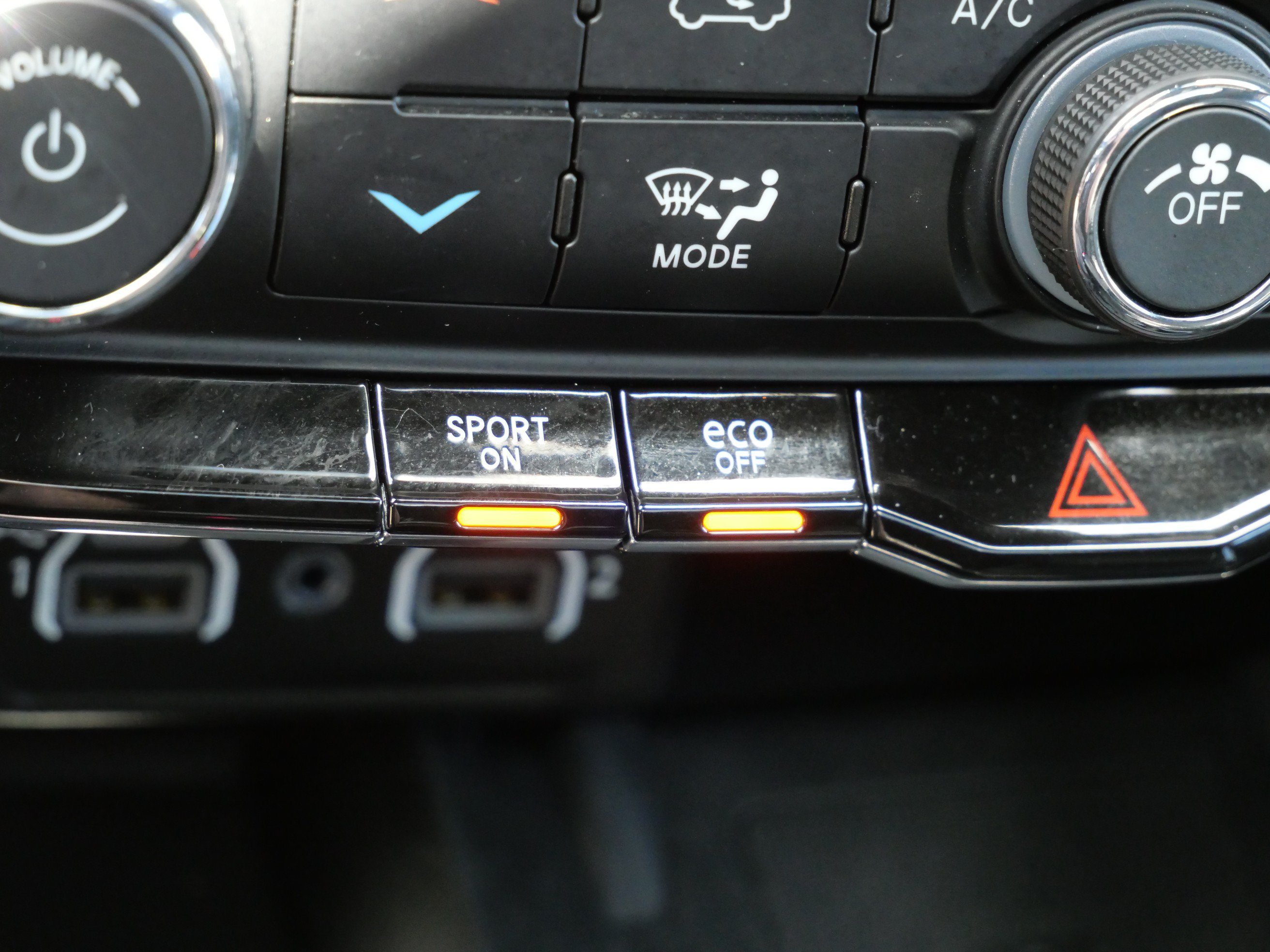 Used 2024 DB Black Clearcoat Dodge R/T Premium image 34