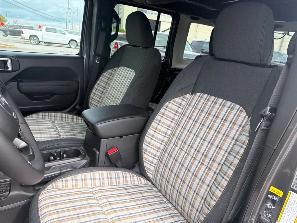 New 2026 Granite Crystal Metallic Clear-Coat Exterior Paint Jeep 85th Anniversary Edition image 29