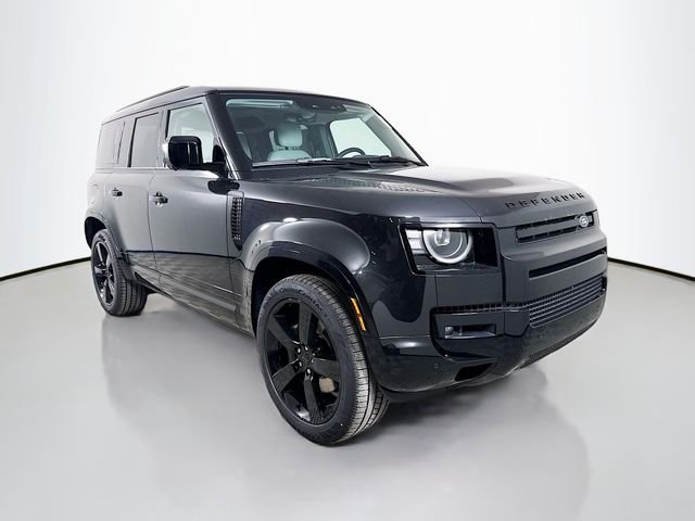 New 2026 Santorini Black Land Rover X-Dynamic SE image 3