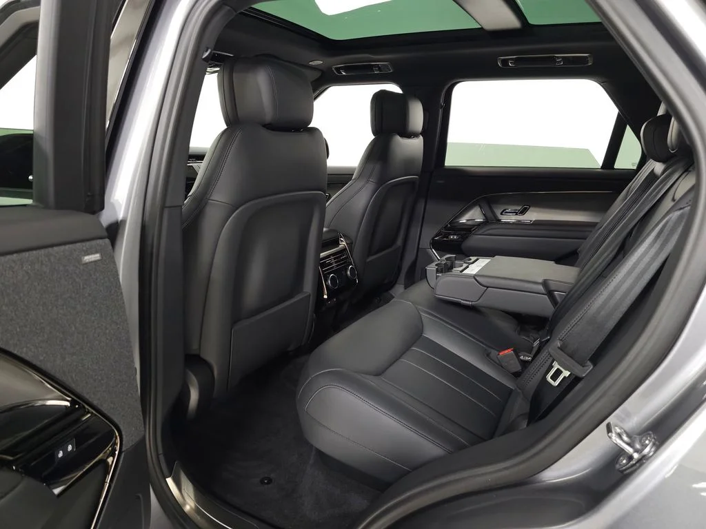 Certified Used 2025 Gray Land Rover Dynamic SE image 40