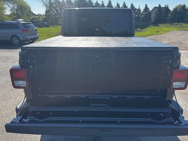 New 2026 Black Clear-Coat Exterior Paint Jeep 85th Anniversary Edition image 17