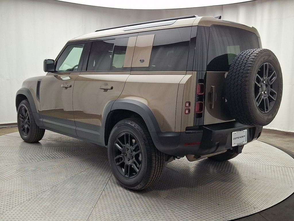 Used 2021 Gondwana Stone Metallic Land Rover S image 6