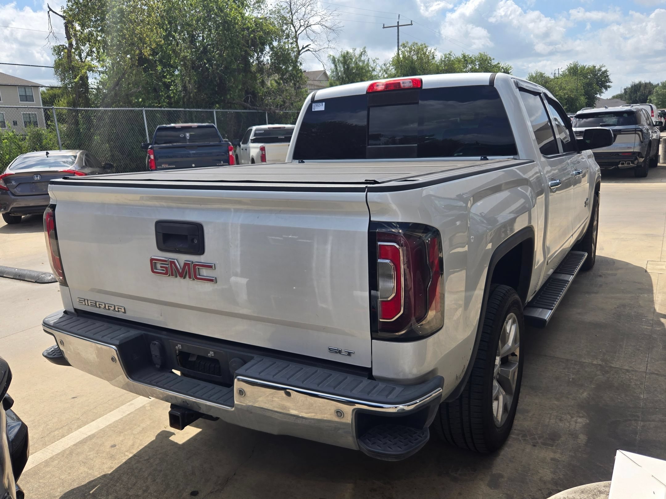 Used 2017 WHITE FROST TRICOAT GMC SLT image 6