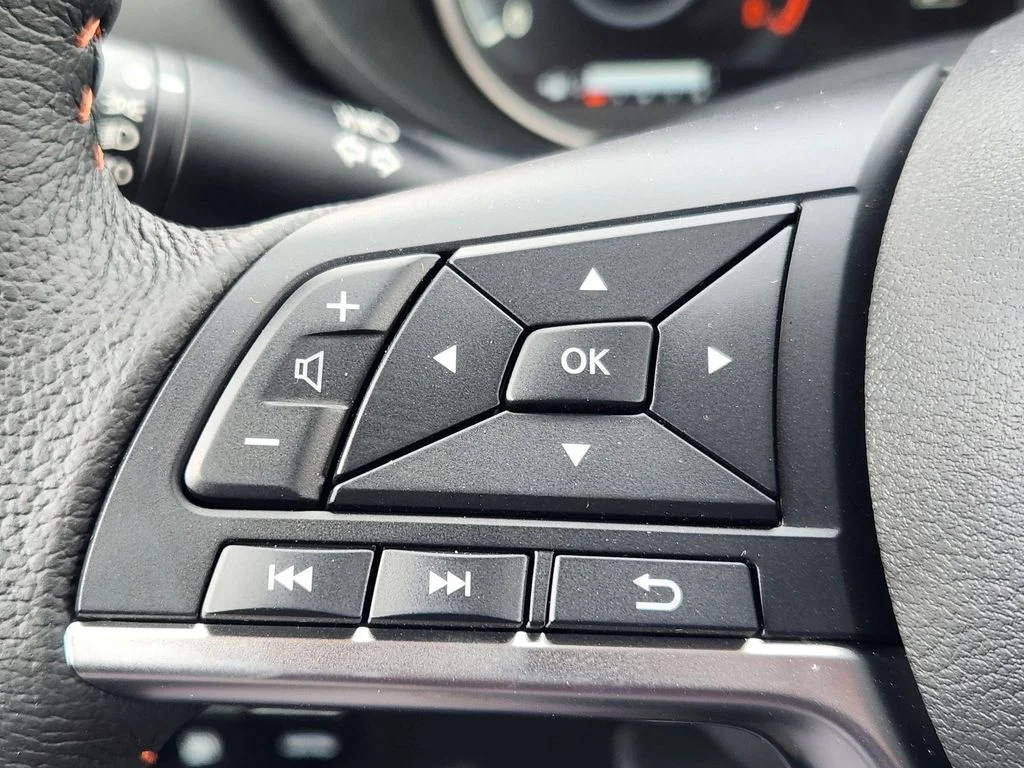 2025 Nissan Versa Sedan SR - Photo 18