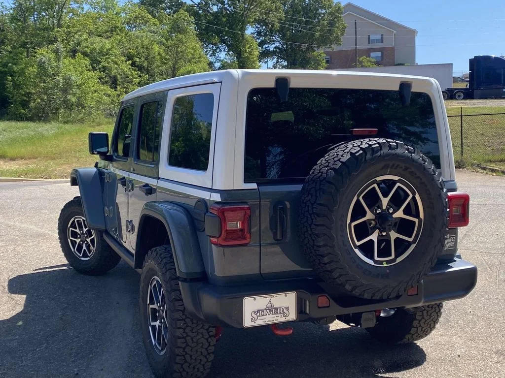New 2026 Anvil Clear-Coat Exterior Paint Jeep Rubicon image 4