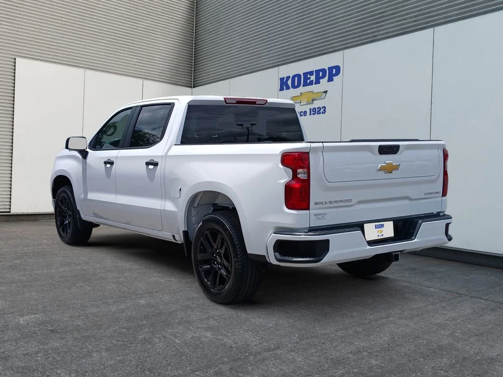 New 2026 Summit White Chevrolet Custom image 3
