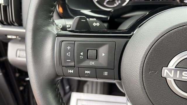 Used 2024 Black Nissan SL image 12