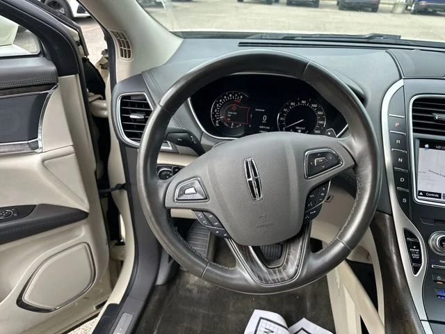 Used 2018  Lincoln Reserve image 19