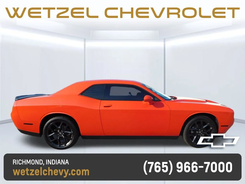 Used 2023 Orange Dodge SXT image 2