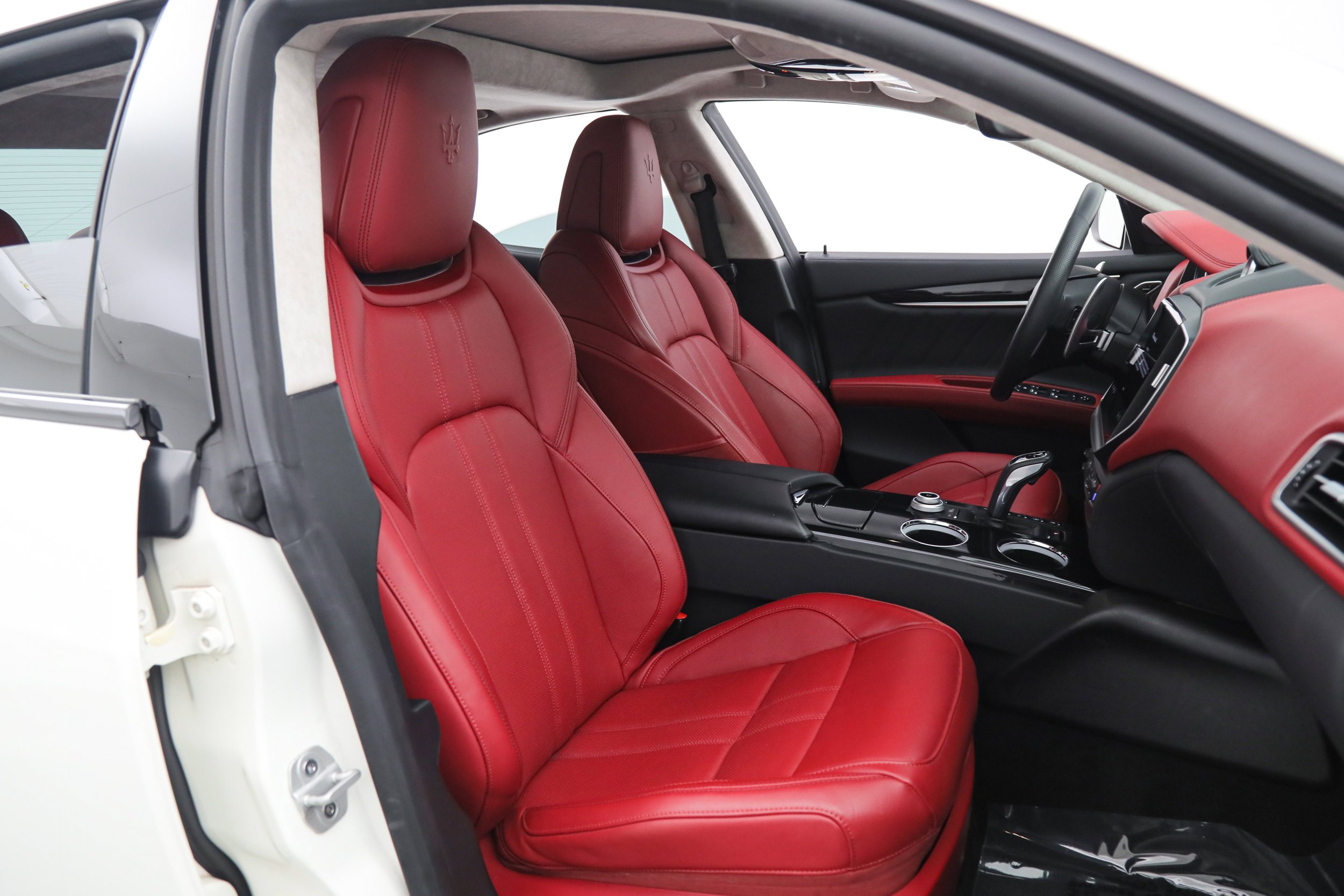 Used 2023 White Maserati Modena image 10