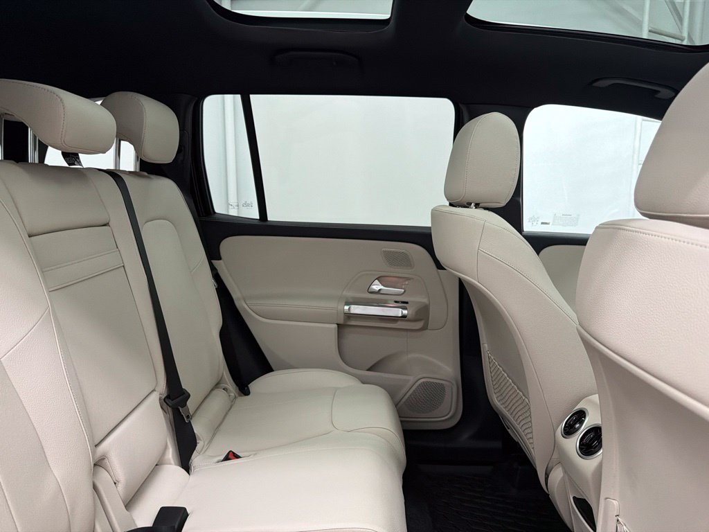 Used 2026 Black Mercedes-Benz GLB 250 image 26