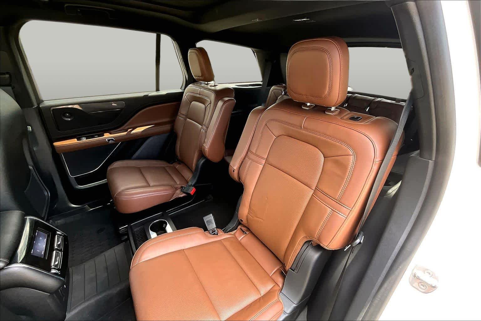 Used 2023 Pristine White Lincoln Reserve image 21