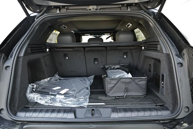 New 2026  Land Rover SE image 43