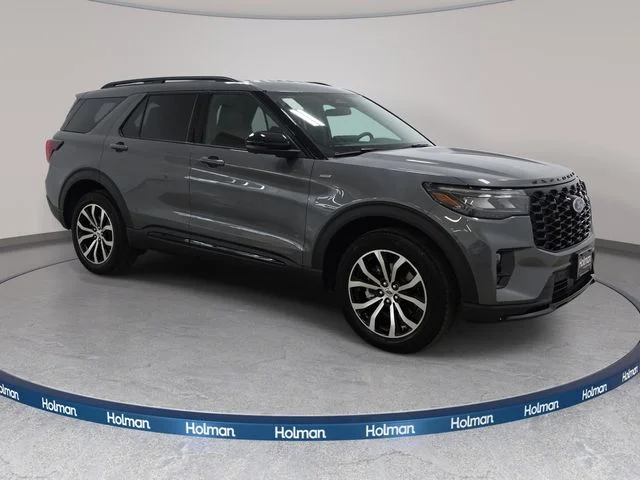 Used 2026 Carbonized Gray Metallic Ford ST-Line image 4