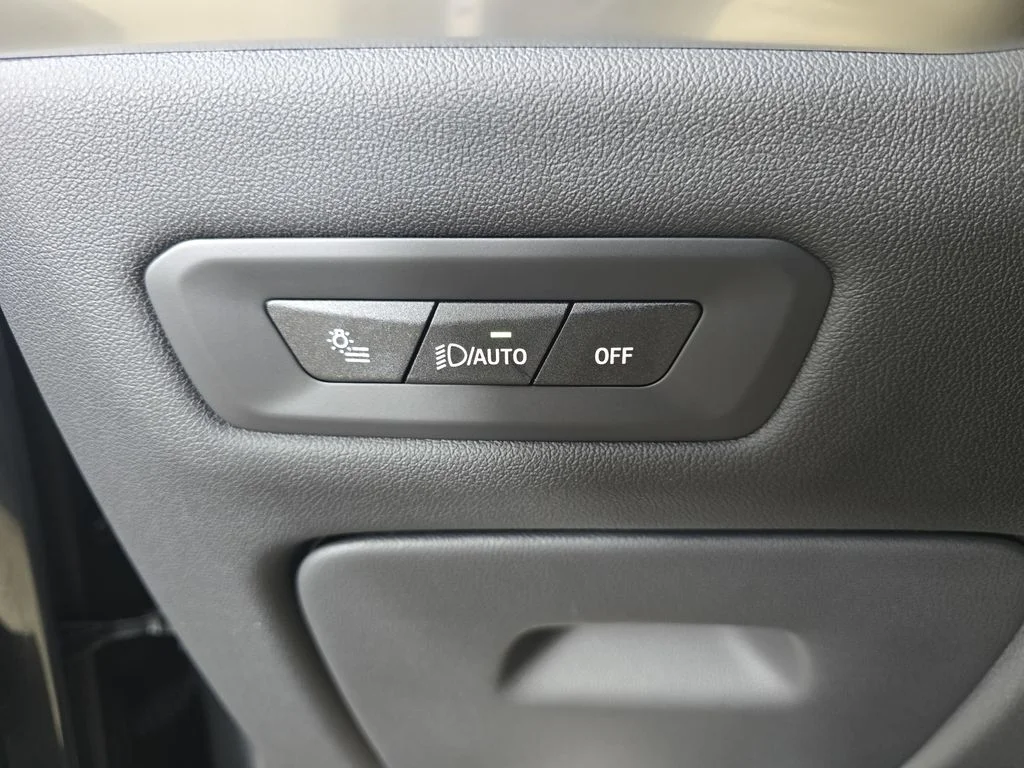 Used 2026 Dravit Grey Metallic BMW M60i image 26