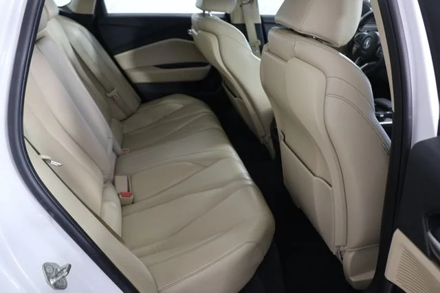 Used 2021 White Acura  image 23