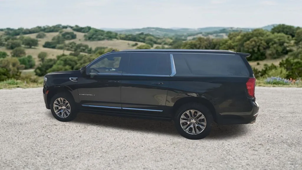 Used 2023 Black GMC Denali image 7