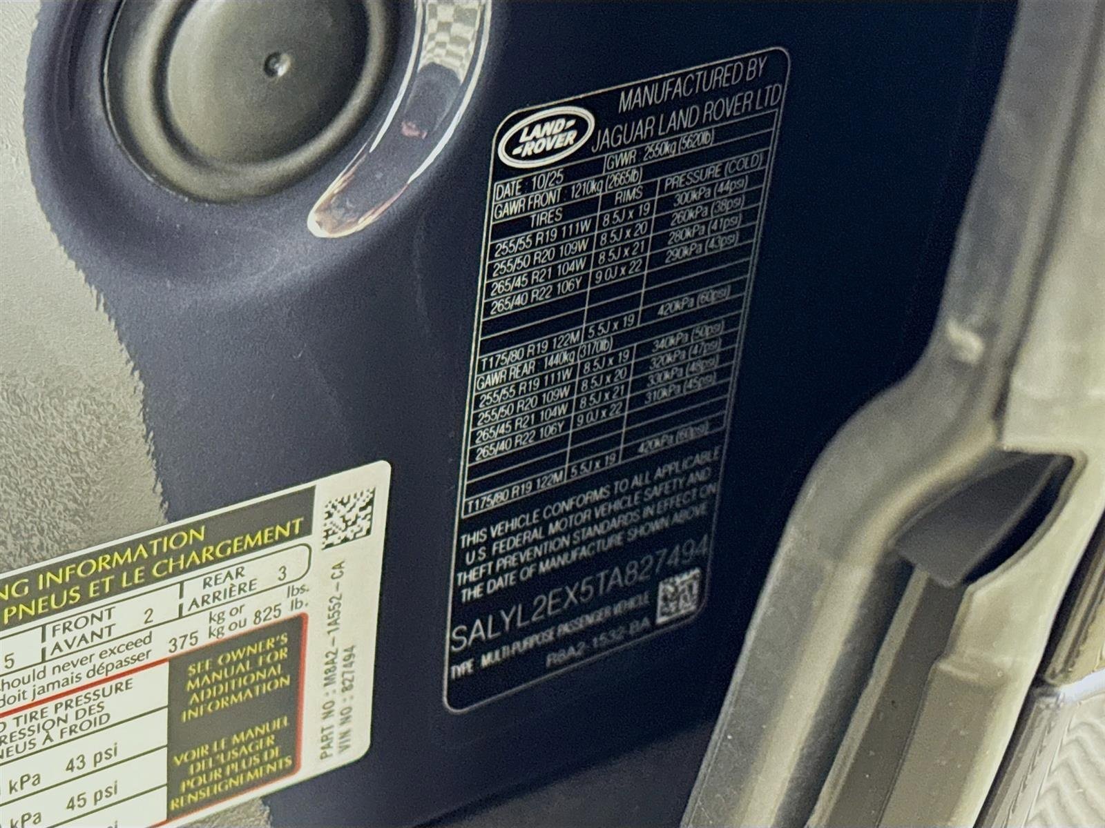 Used 2026 Blue Land Rover Dynamic SE image 34