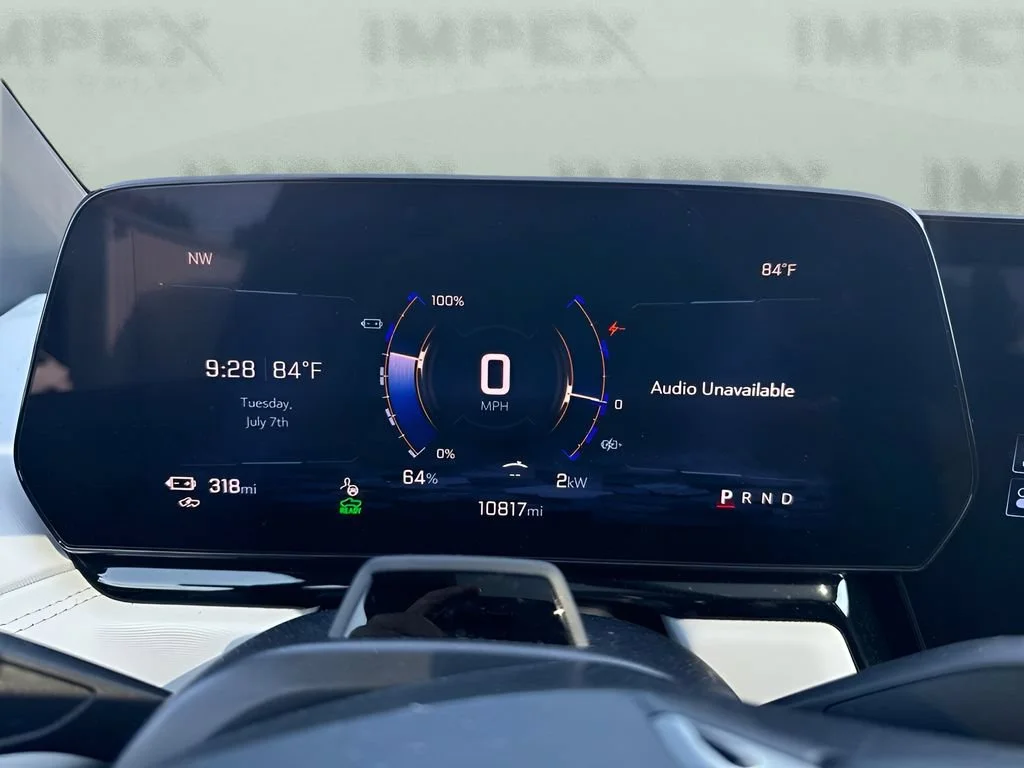 Used 2025 Riptide Blue Metallic Chevrolet RST - Max Range image 14