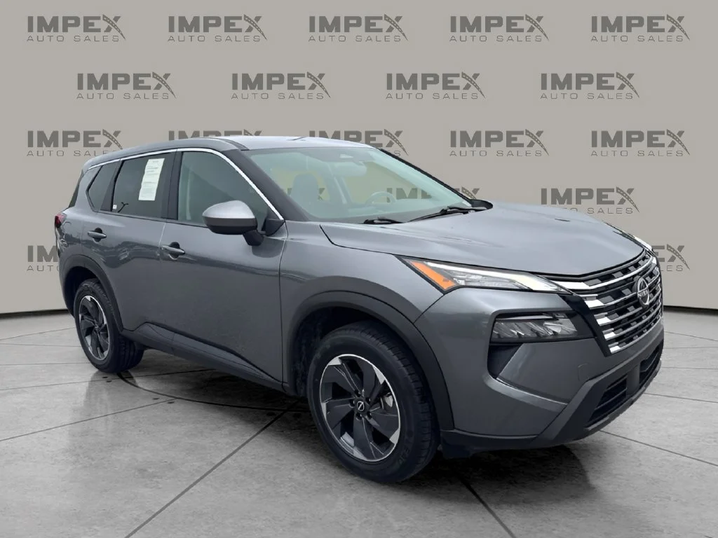 Used 2024 Gray Nissan SV image 7