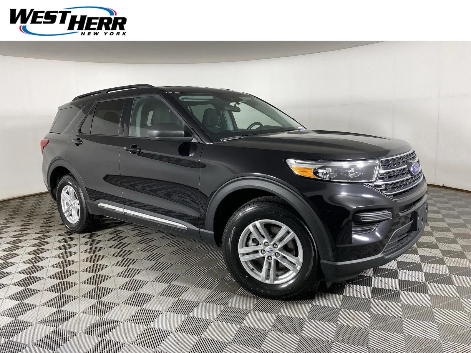 Used 2024 Agate Black Ford XLT image 1