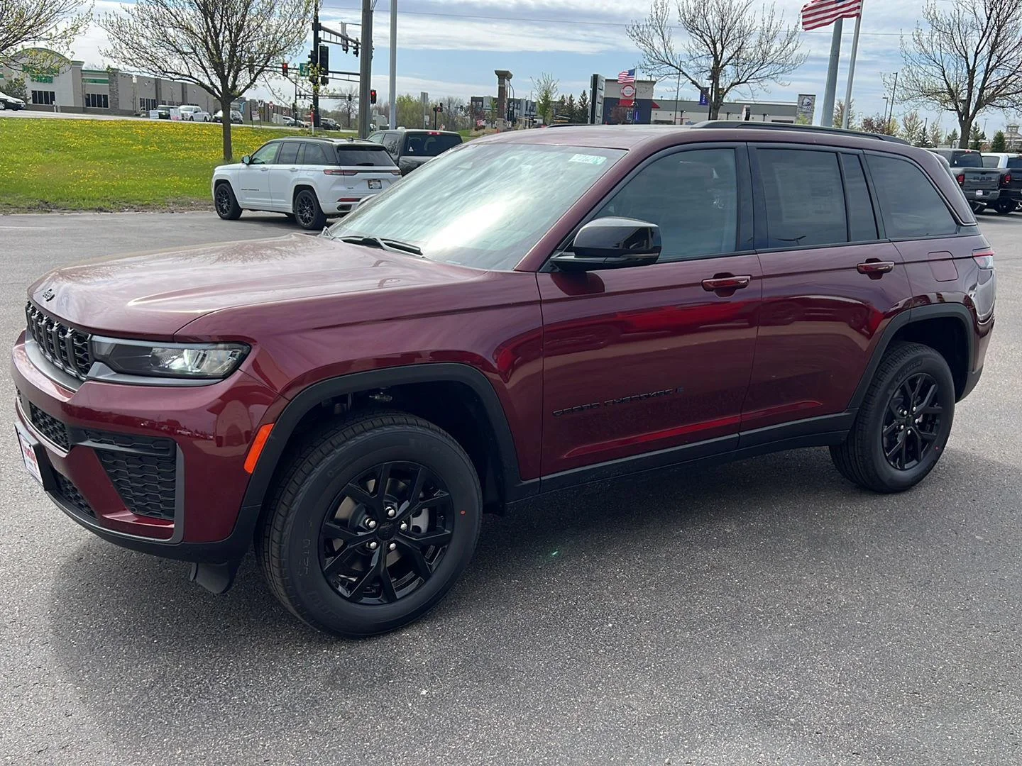 New 2026 Velvet Red Pearl-Coat Exterior Paint Jeep Laredo Altitude image 1