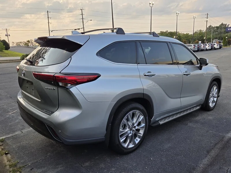 Used 2022 Celestial Silver Metallic TOYOTA LIMITED image 4