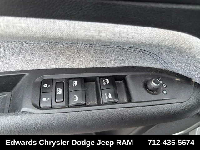 Used 2023 Gray Jeep Latitude image 18