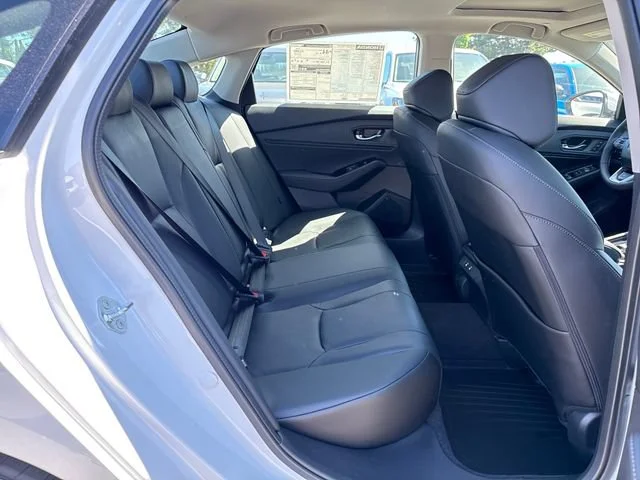 New 2026 Platinum White Pearl Honda Touring image 10