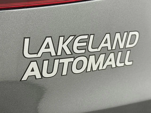 Used 2017 Gray Mercedes-Benz GLC 300 image 30