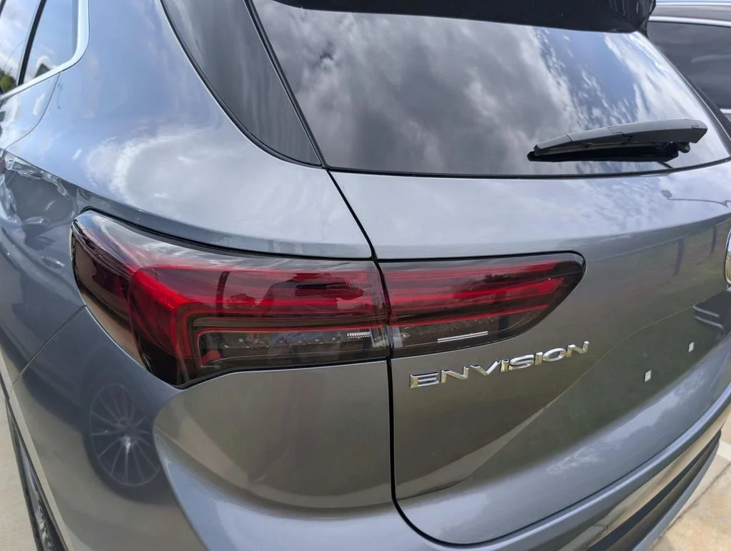 Used 2022 Gray Buick Preferred image 10