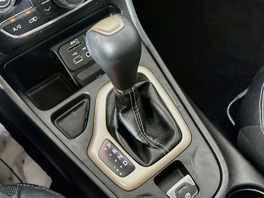 Used 2016 Gray Jeep Limited image 21