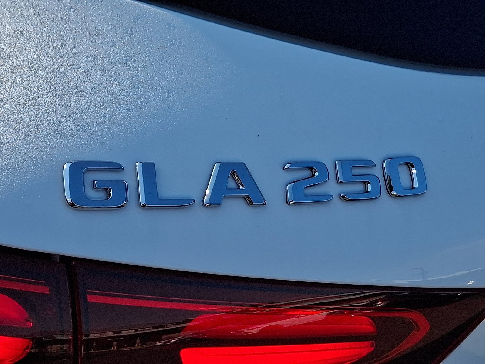 New 2026 Polar White Mercedes-Benz GLA 250 image 15