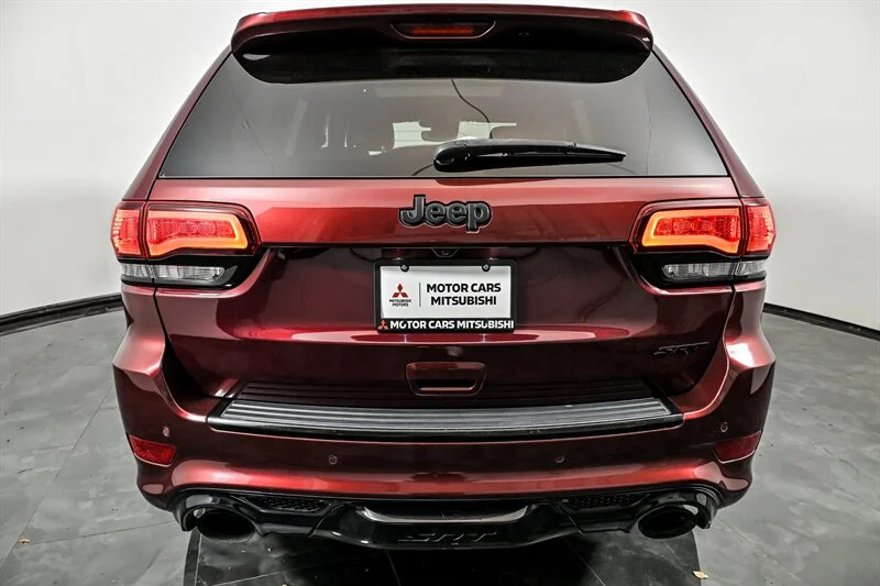 Used 2019 Velvet Red Pearl Coat Jeep SRT image 8