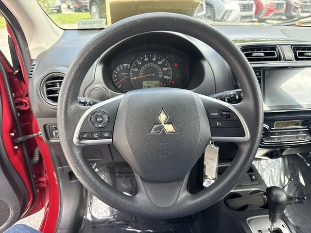 Used 2021 Red Mitsubishi  image 14