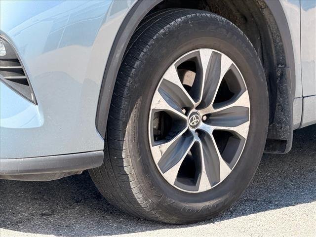 Used 2023 Moon Dust Toyota XLE image 25