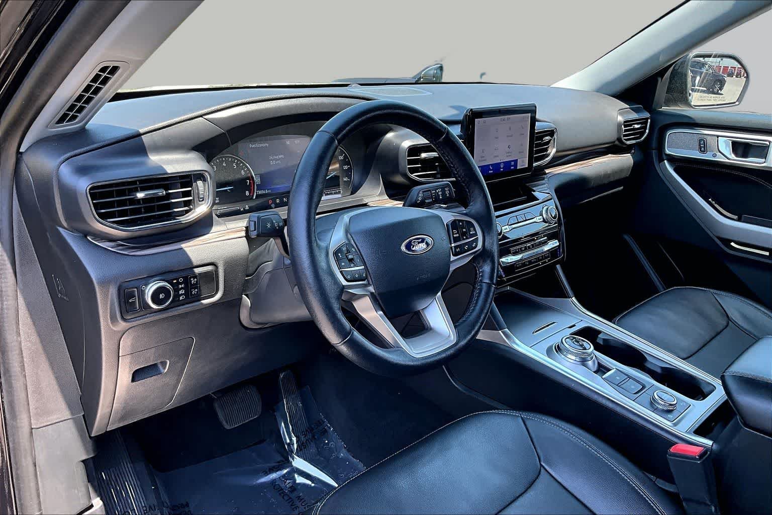 Used 2023 Agate Black Metallic Ford Limited image 18