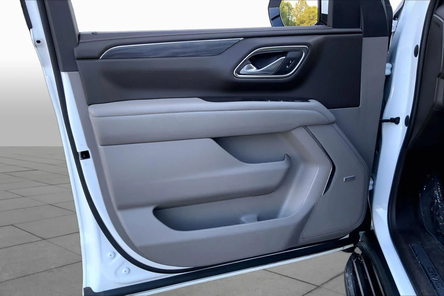 Used 2023 Summit White GMC SLT image 19