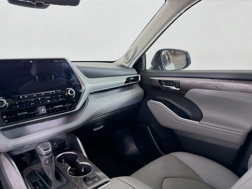 Certified Used 2022 Silver Toyota Platinum image 24