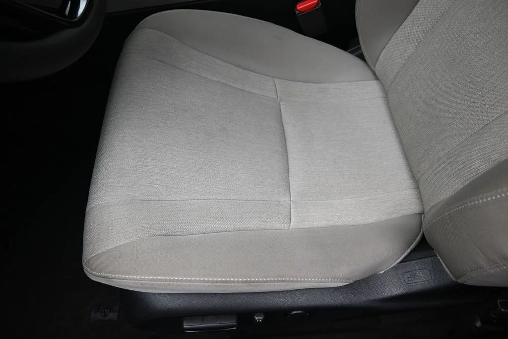 Certified Used 2026 Platinum White Pearl Honda SE image 13