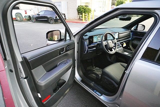 New 2026 Silver Hyundai Calligraphy image 44