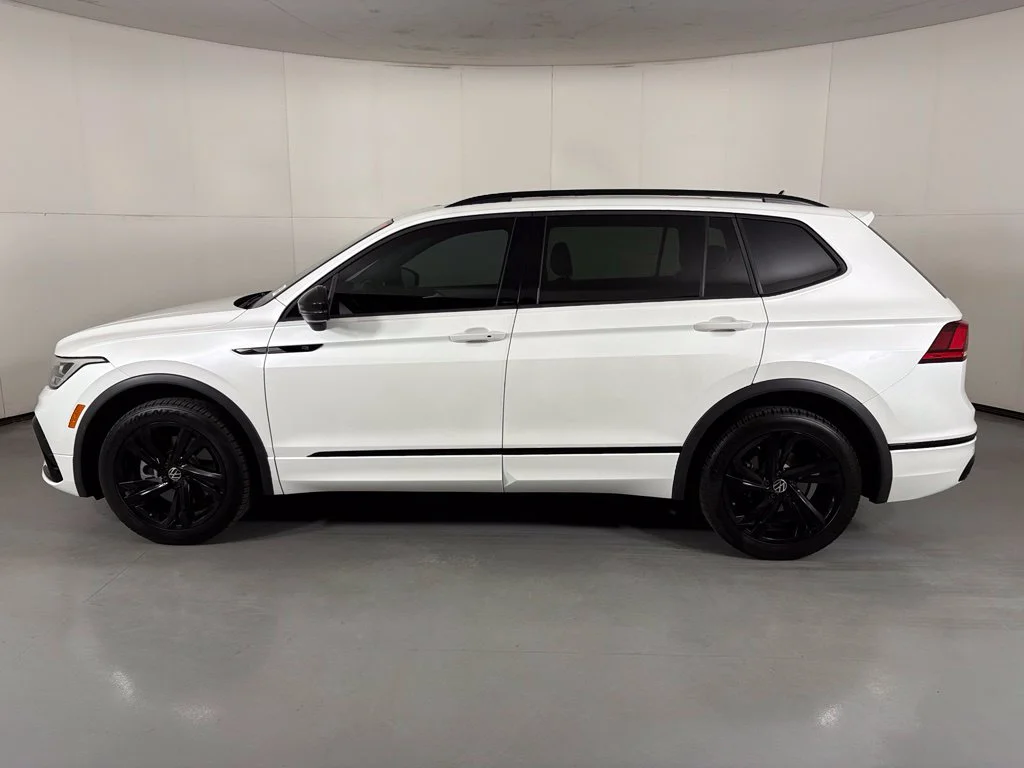 Used 2023 White Volkswagen 2.0T SE R-Line Black image 5