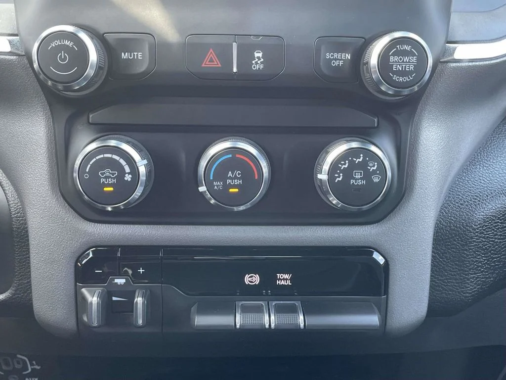 2024 RAM Ram 3500 Pickup Big Horn - Photo 35