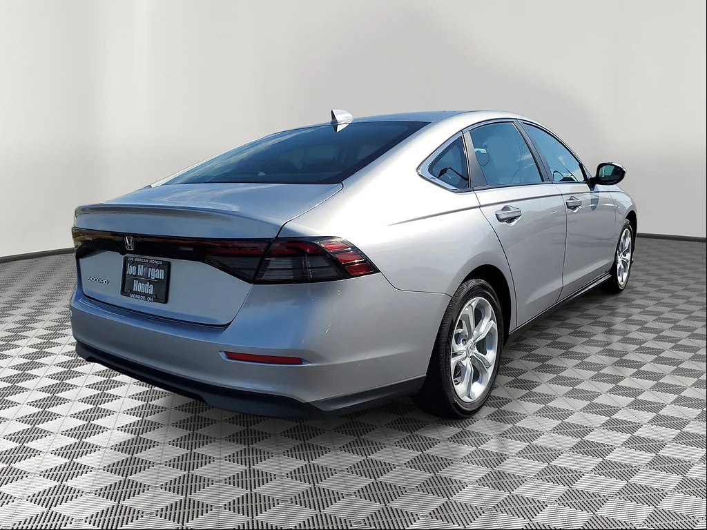 Certified Used 2024 Solar Silver Metallic Honda LX image 32