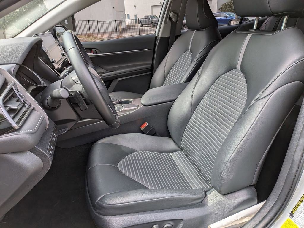 Used 2024 Ice Toyota SE image 13